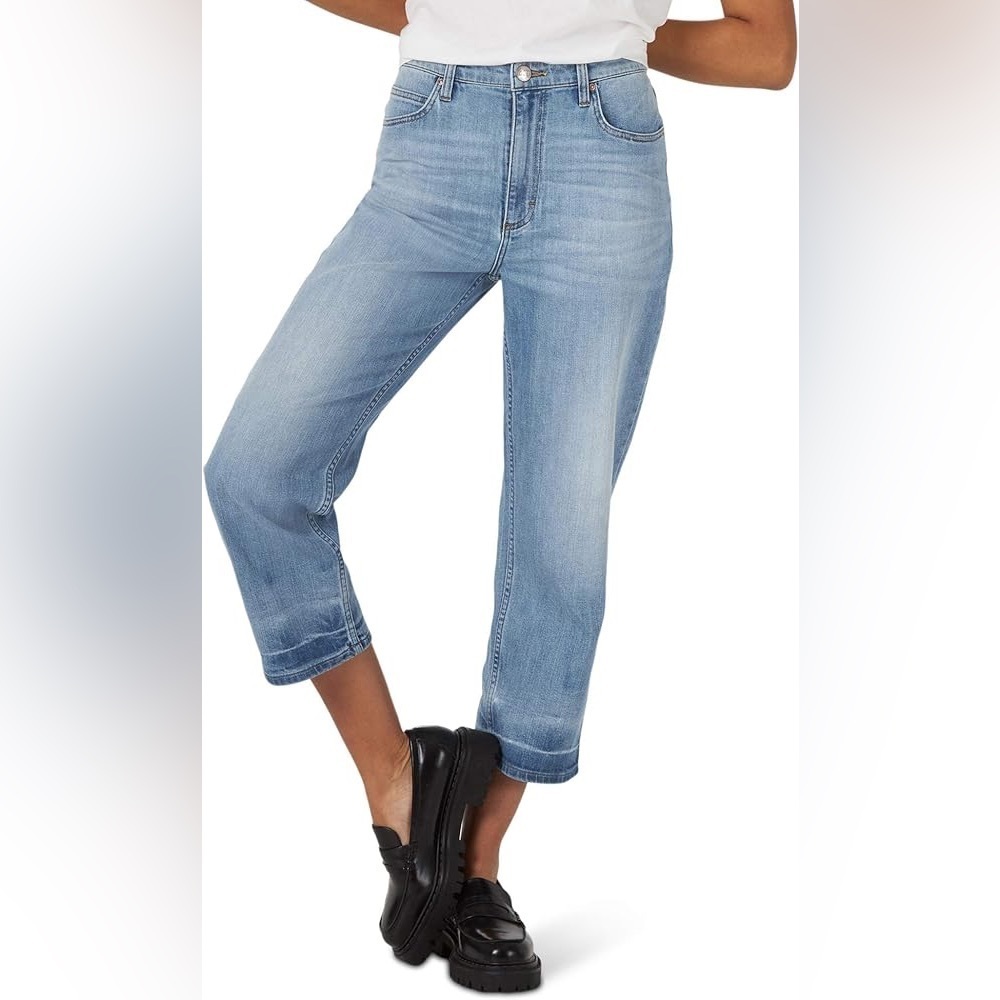 Lee NWT High Rise Straight Crop Jeans